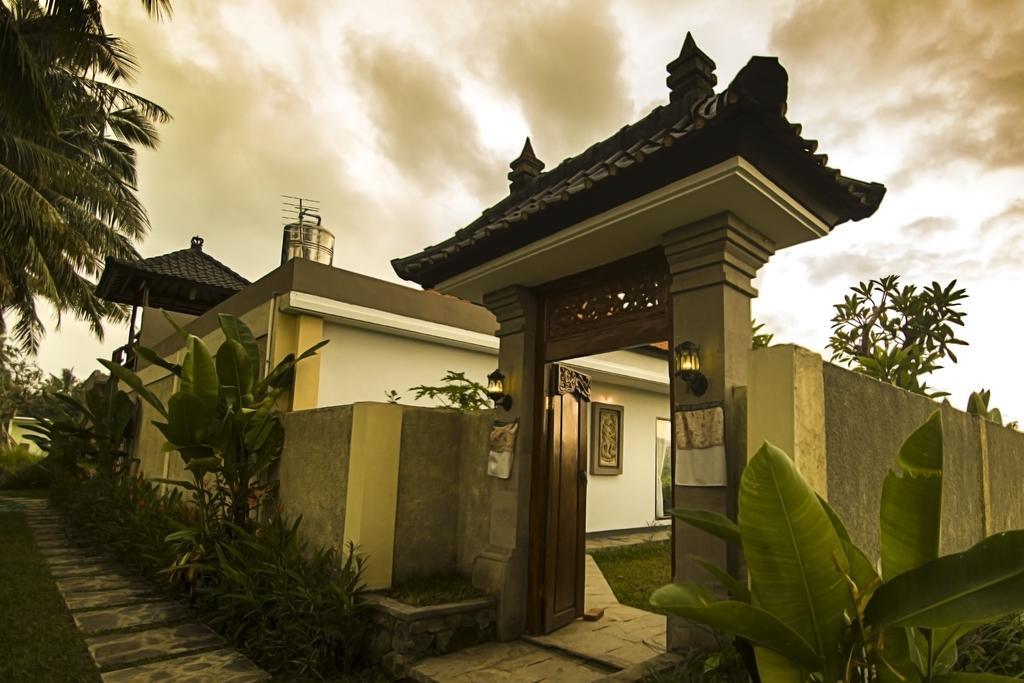 Ubud Lestari Villa Buitenkant foto